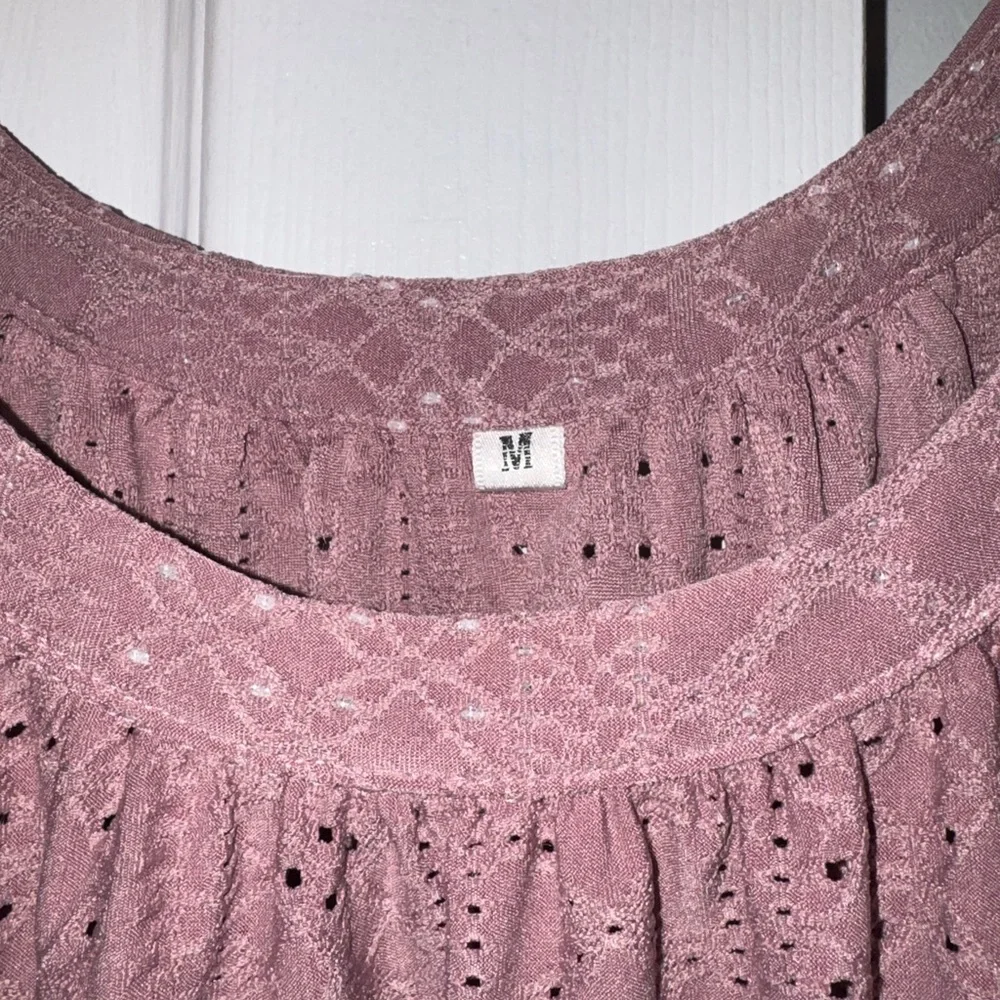 Pink Eyelet Textured Tank Top | Medium | Sleeveless Swing Fit - Picture 2 of 5